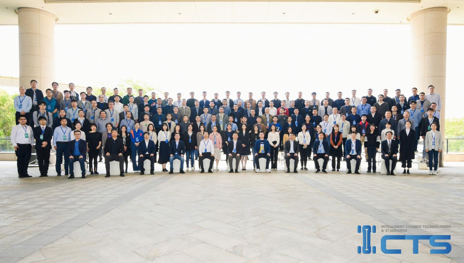 21-大合影.jpg 21-大合影.jpg