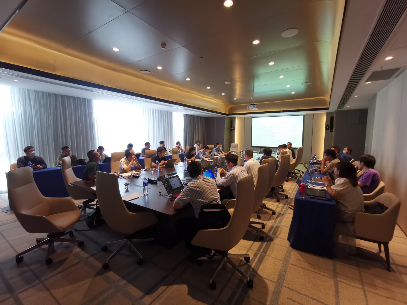 會(huì)場(chǎng)3.jpg 會(huì)場(chǎng)3.jpg